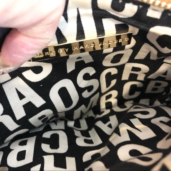 Marc by Marc Jacobs Off White Wristlet - Picture 9 of 10